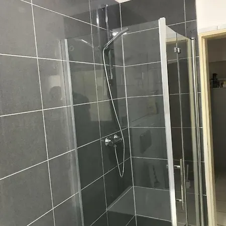 1 Mit Kueche Und Bad In Apartmán