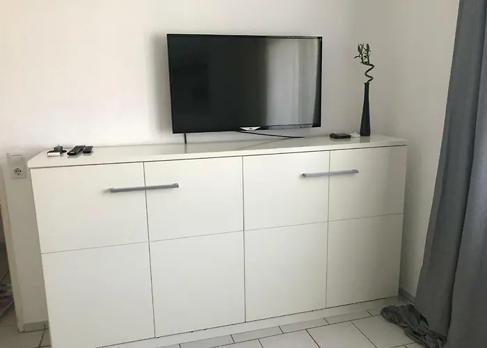 1 Mit Kueche Und Bad In